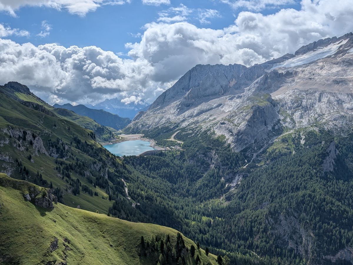 Lago di Fedaia a Marmolada
